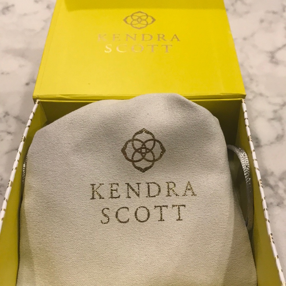 Kendra Scott Earrings—> or best offer!! ❤️ - Picture 3 of 4